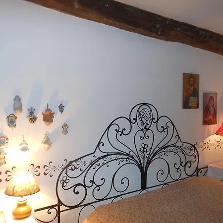 Apartament La Casetta Nella Roccia *